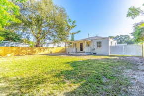 Near Wynwood, the Design District & Miami Beaches!, West Miami